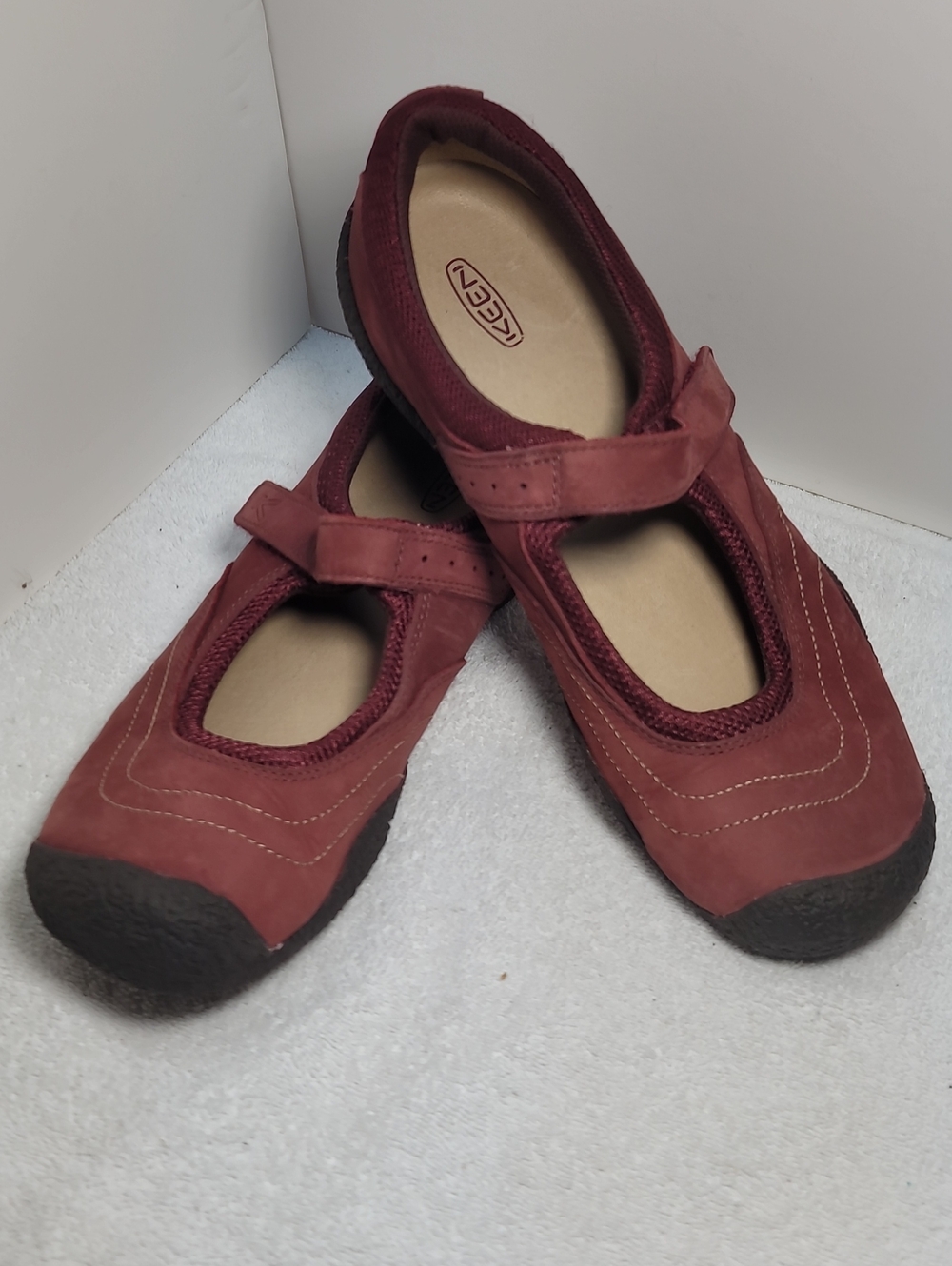 Keen Women's Burgundy Suede Strap Mary Jane Flats Size 11 EUC. 312